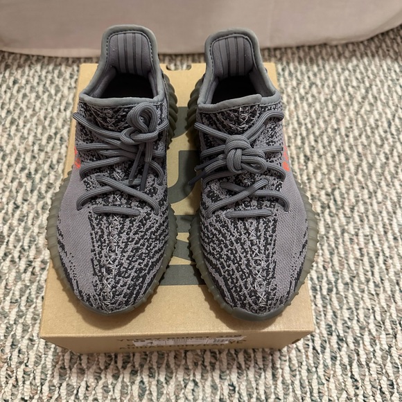 Yeezy 350 v2 grey size 4 - Picture 4 of 7